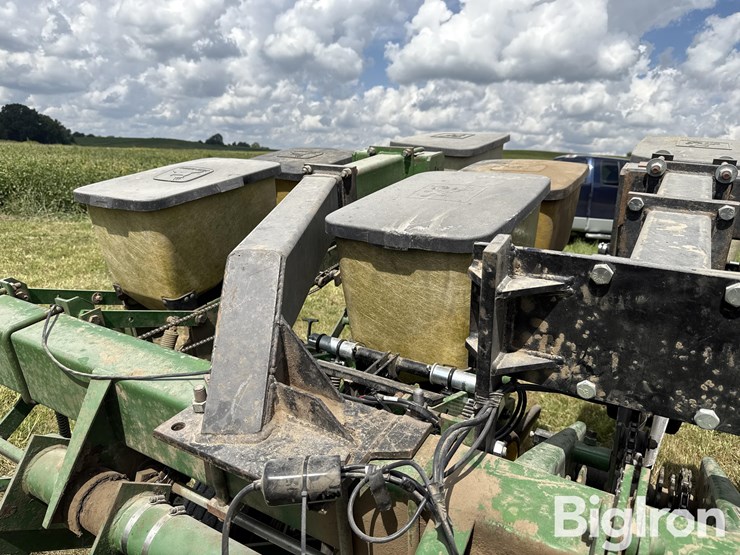 john-deere-7000-image-17