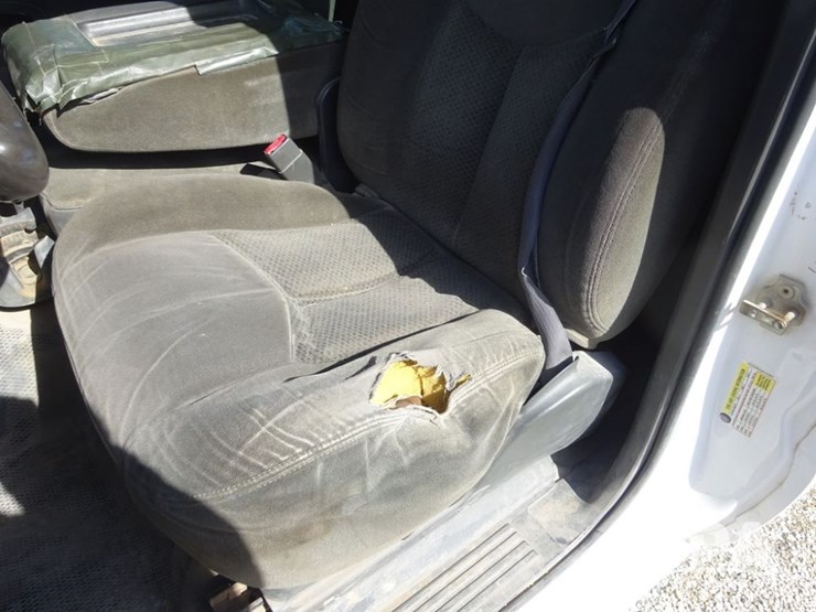 2006-chevrolet-2500hd-image-56