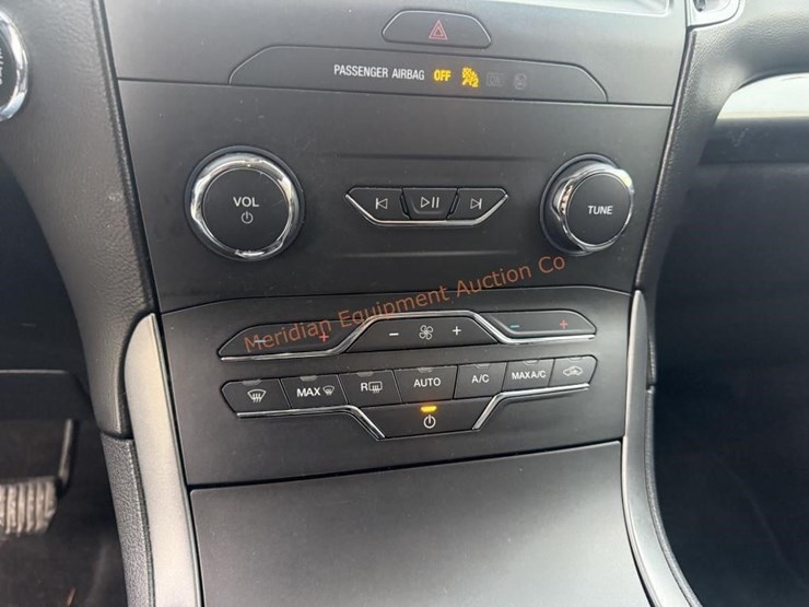 2020-ford-edge-image-31