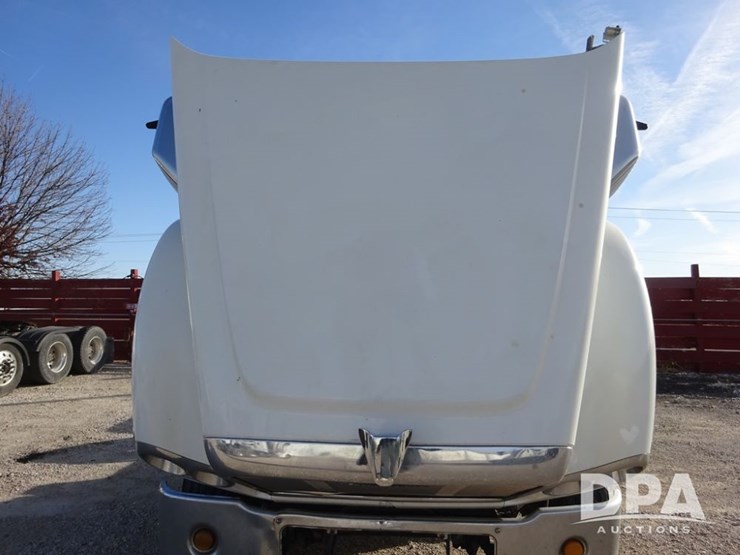 2016-freightliner-coronado-day-cab-glider-truck-(pz13982,-unit-720)-image-73