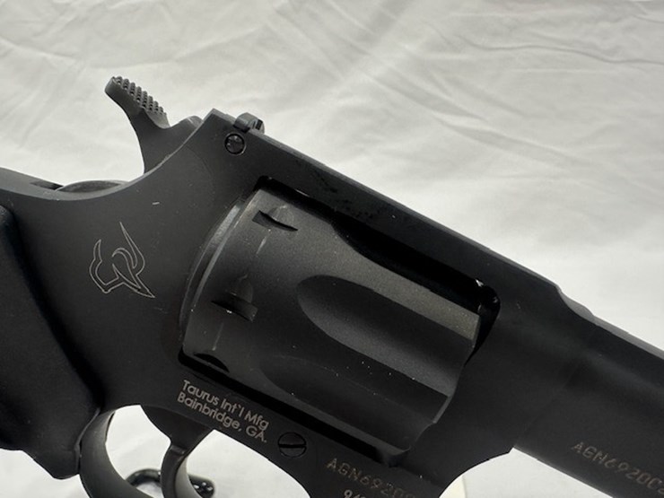 #2025-00067-•-taurus-942m-revolver-image-22