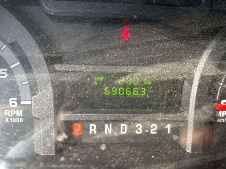 2015-ford-e350-image-6