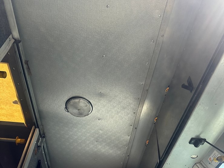 2012-ford-f59-image-36