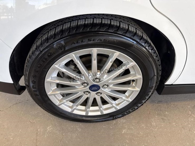 2013-ford-c-max-hybrid-wagon-image-8