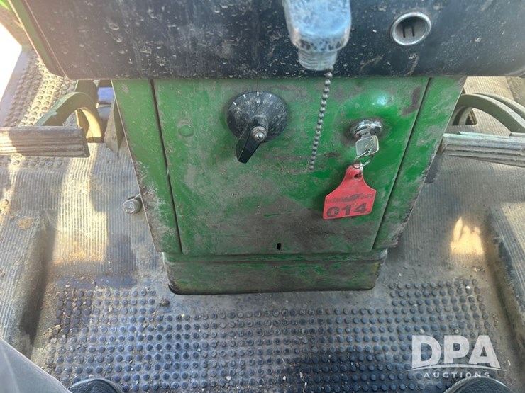 1972-john-deere-4320-image-42