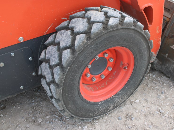 2023-kubota-ssv75-image-50