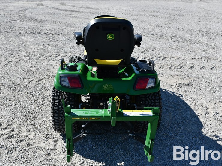 2018-john-deere-x758-image-6