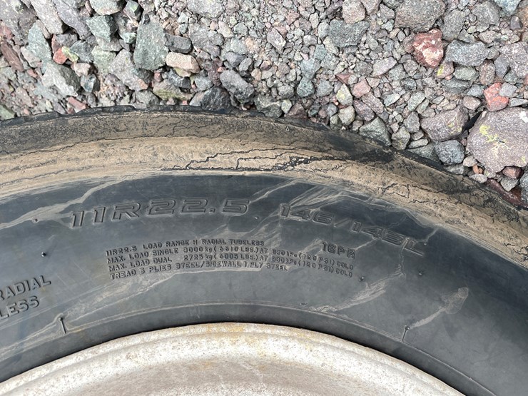 #1000-•-2005-mack-semi-tractor-(has-mi-title)-image-62