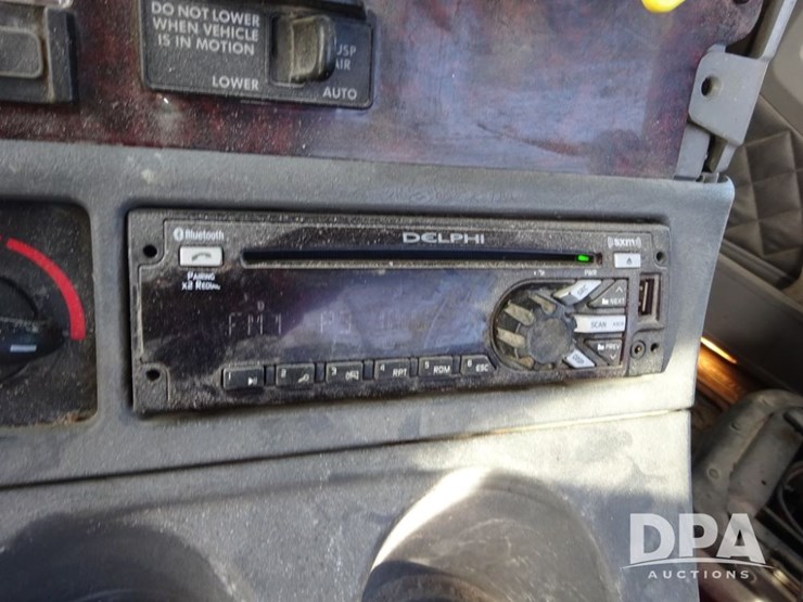 2016-freightliner-coronado-day-cab-glider-truck-(pz13983,-unit-716)-image-100