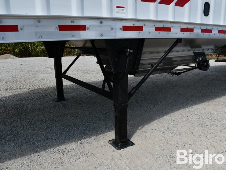 2020-neville-trailer-image-17