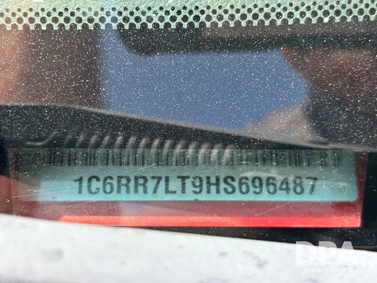 2017-ram-1500-slt-image-88