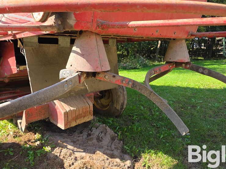 1968-massey-ferguson-410-image-17