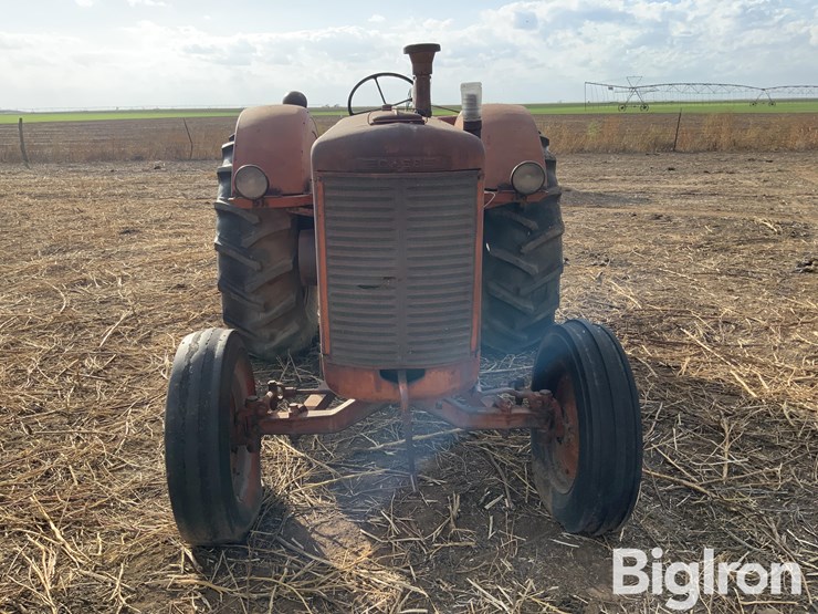 case-la-2wd-tractor-image-2