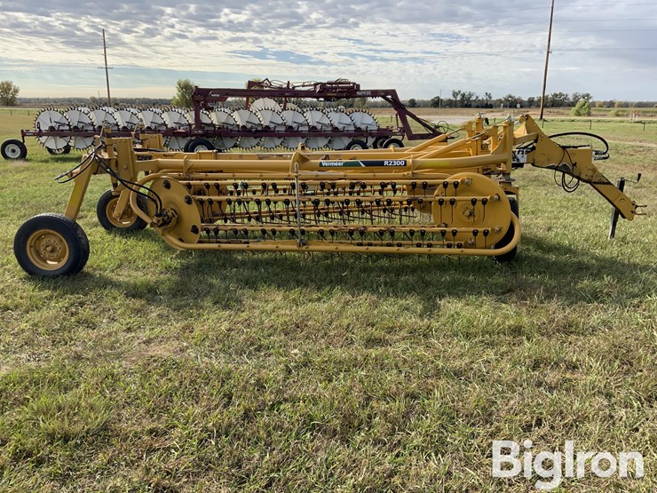 2018-vermeer-r2300-image-4