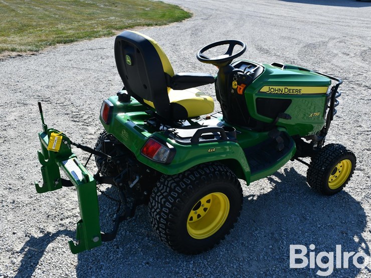 2018-john-deere-x758-image-5