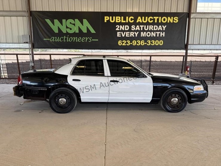 2009-ford-crown-victoria-sdn-image-1