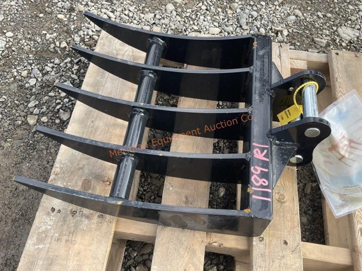 ir-mini-excavator-rake-image-4