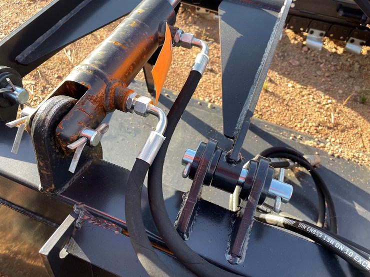 #4052-•-84"-smooth-faced-grapple-bucket-attachment-image-8