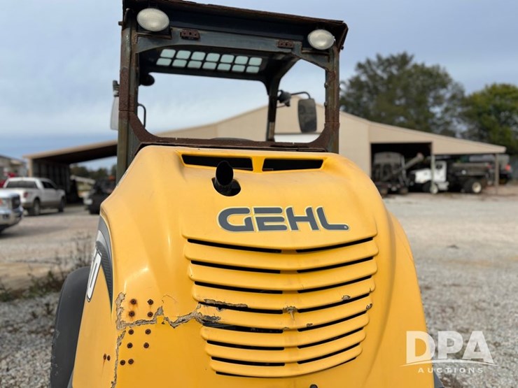 2018-gehl-750-image-24