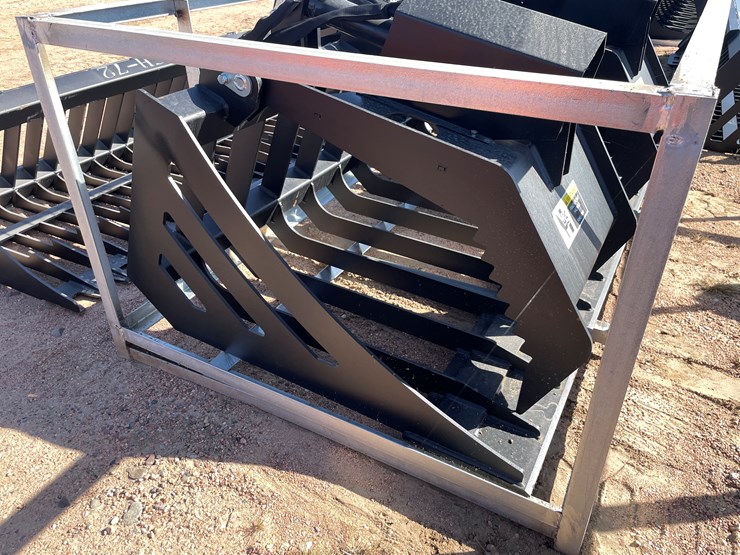 #4112-•-72"-rock-grapple-bucket-attachment-image-2