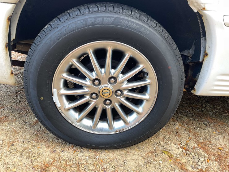 1999-chrysler-town-&-country-image-13