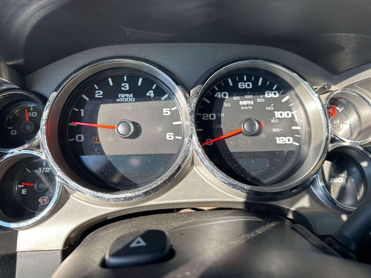 2012-chevrolet-silverado-2500-image-11