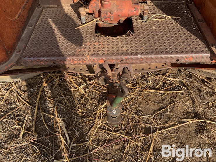 case-la-2wd-tractor-image-14