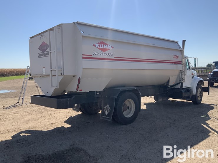 2001-international-4700-image-5