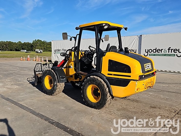 2021-jcb-407-image-3