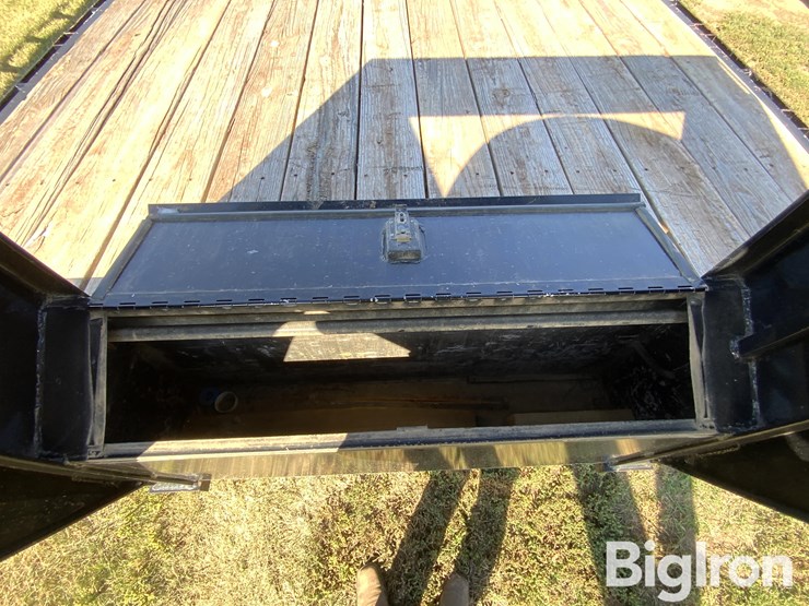 2013-titan-trailer-image-14