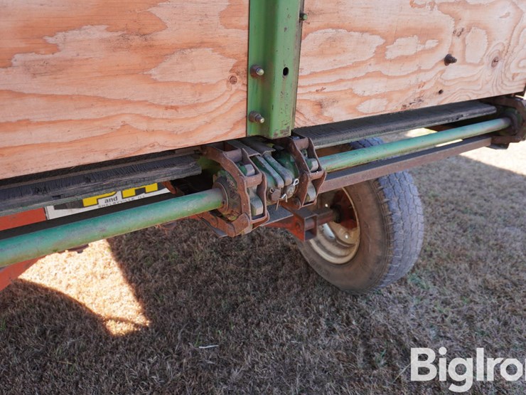 john-deere-125-image-17