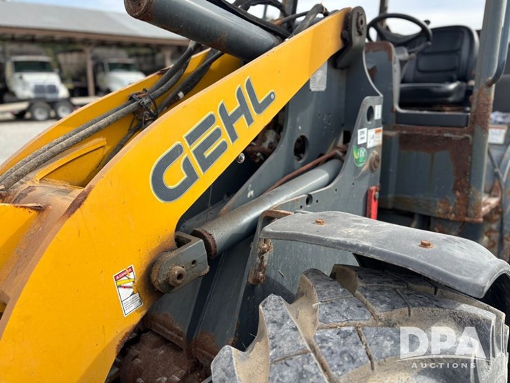 2018-gehl-750-image-12