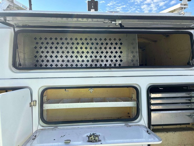 2012-chevrolet-silverado-2500-image-24