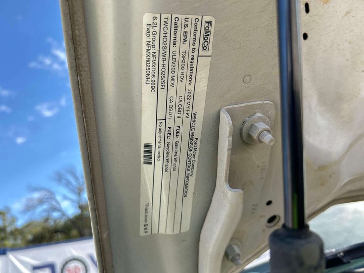 2022-ford-f250-xl-image-10