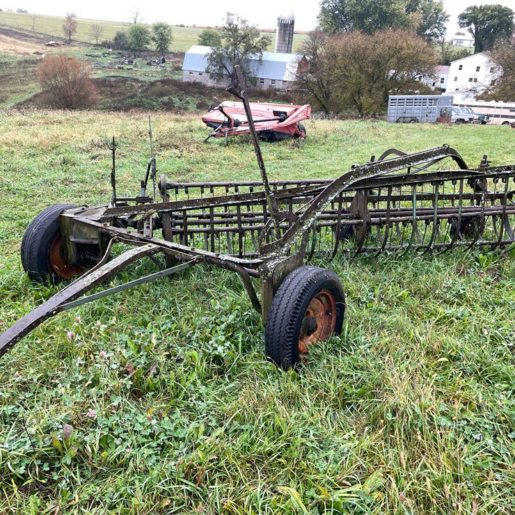 #8031 • John Deere Hay Rake