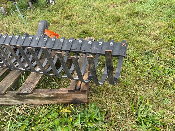 #8148-•-hitch-mounted-rake-image-5