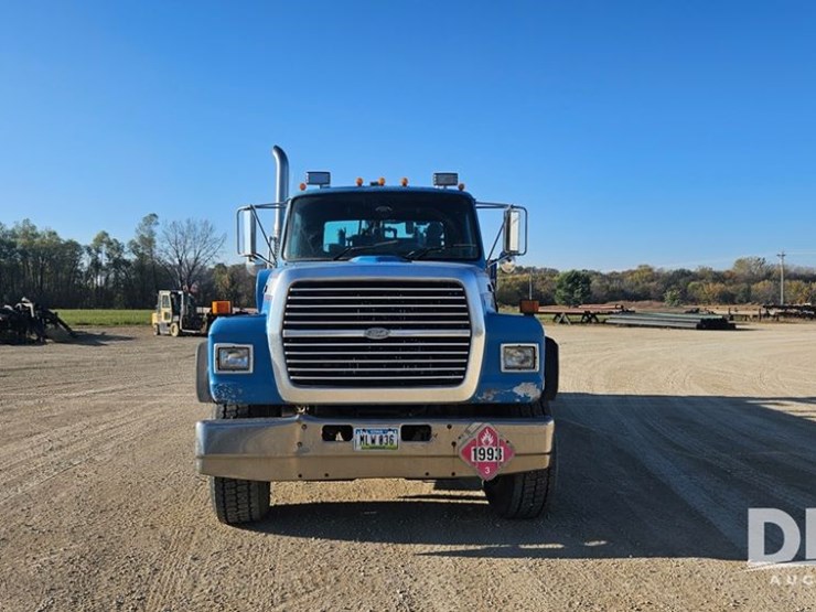 1996-ford-lt9000-image-9