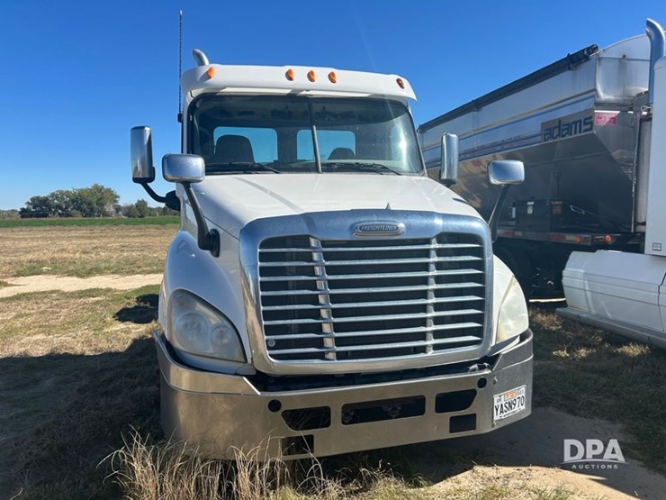 2012-freightliner-cascadia-truck-(cp1182-unit-517)-image-10