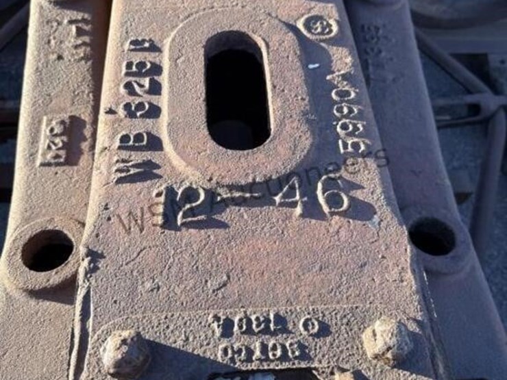 caboose-rail-car-w/-trucks-&-rail-section-image-41