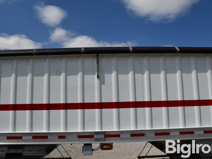 2020-neville-trailer-image-14