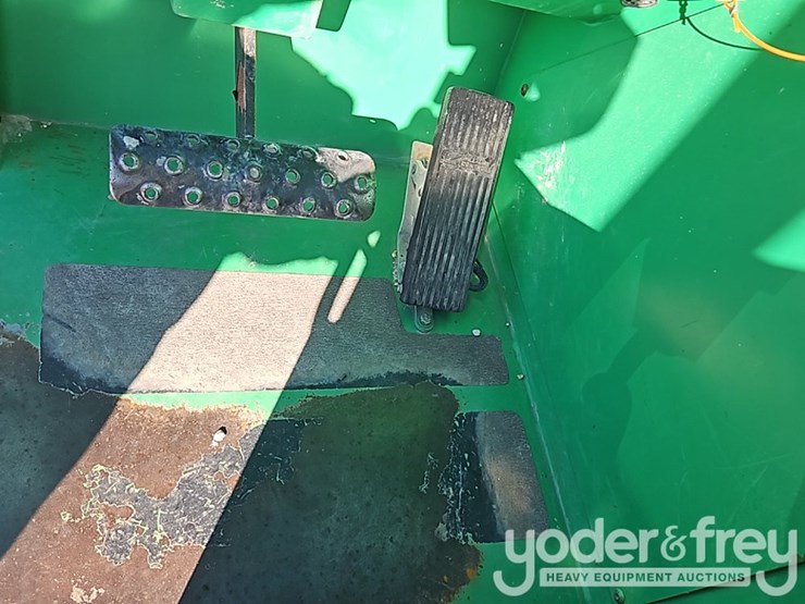 2016-sky-trak-6042-image-30