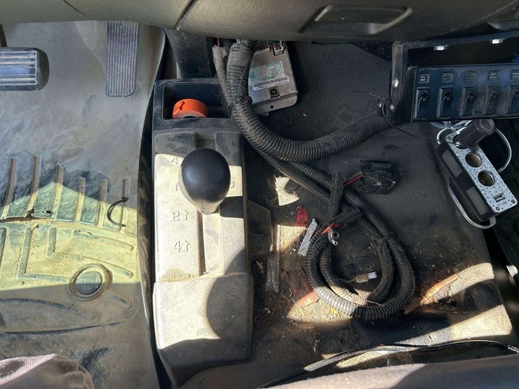 2016-chevrolet-silverado-2500-image-19