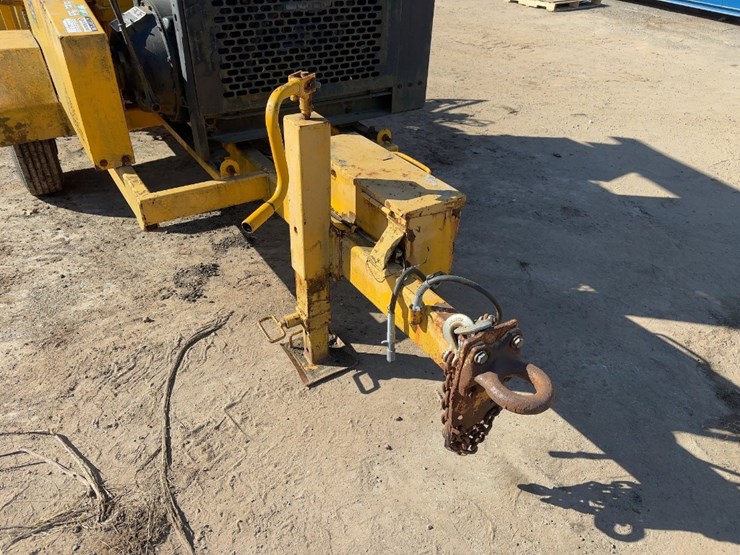 2002-woodsman-15xtreme-tow-behind-wood-chipper-image-8