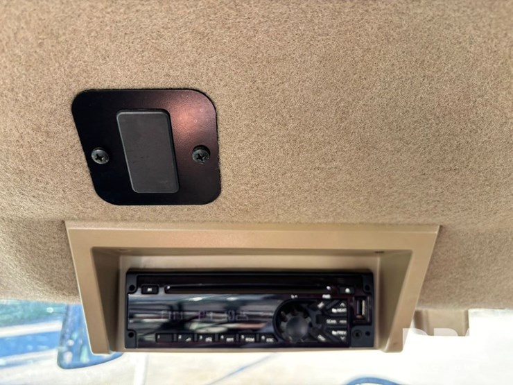 2013-john-deere-4830-image-110