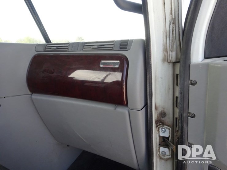 2018-freightliner-coronado-day-cab-glider-truck-(pz13985,-unit-775)-image-92