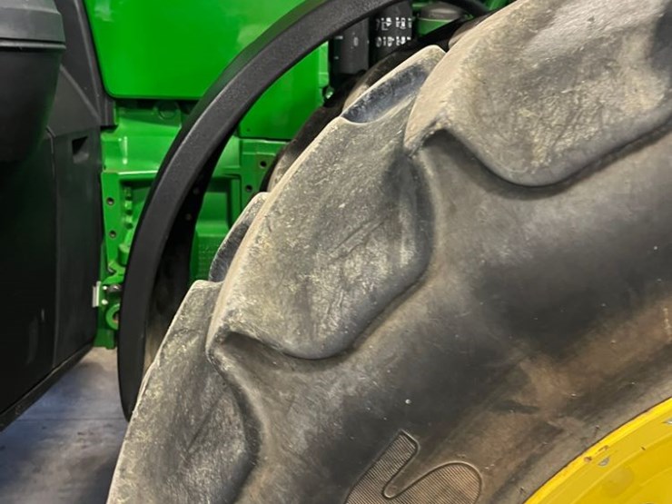 2017-john-deere-8320r-image-12