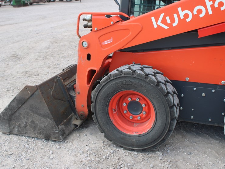 2023-kubota-ssv75-image-26