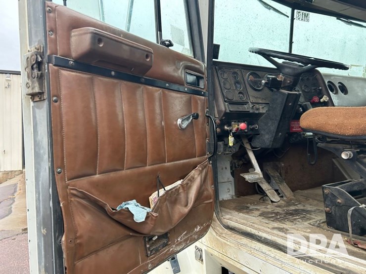 1992-international-9400-image-49