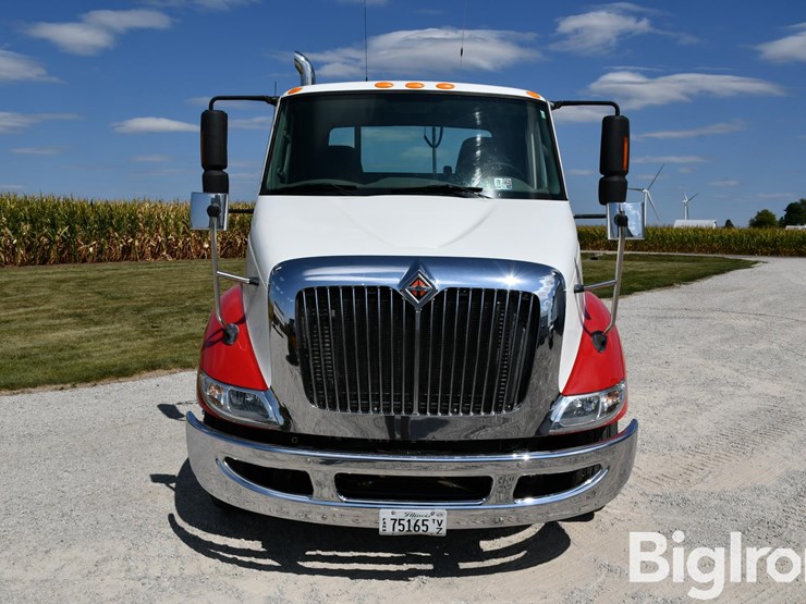 2012-international-8600-image-2