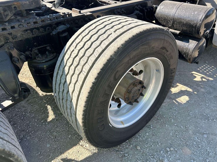 2021-freightliner-cascadia-116-image-30